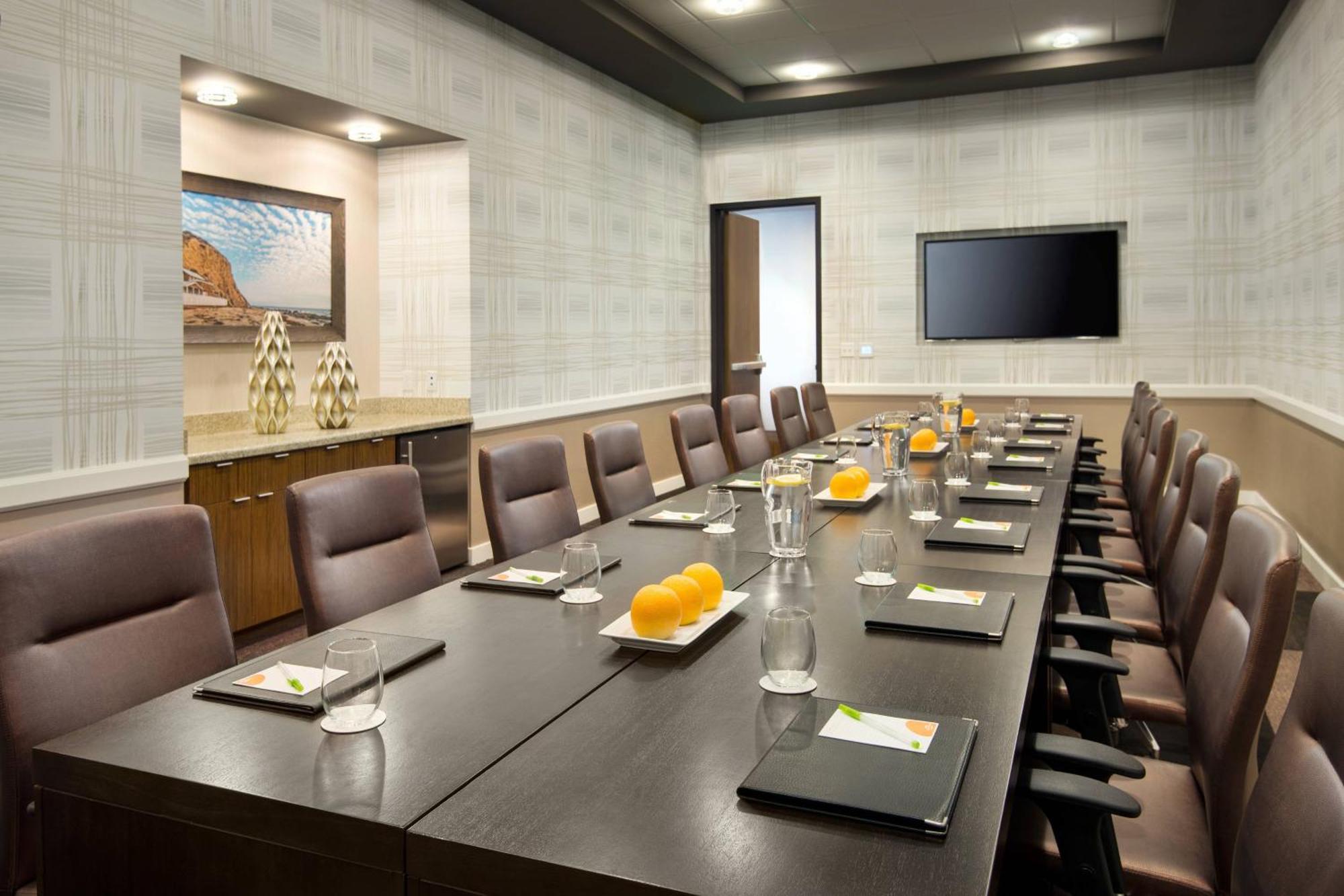 Courtyard By Marriott Irvine Spectrum Exteriör bild