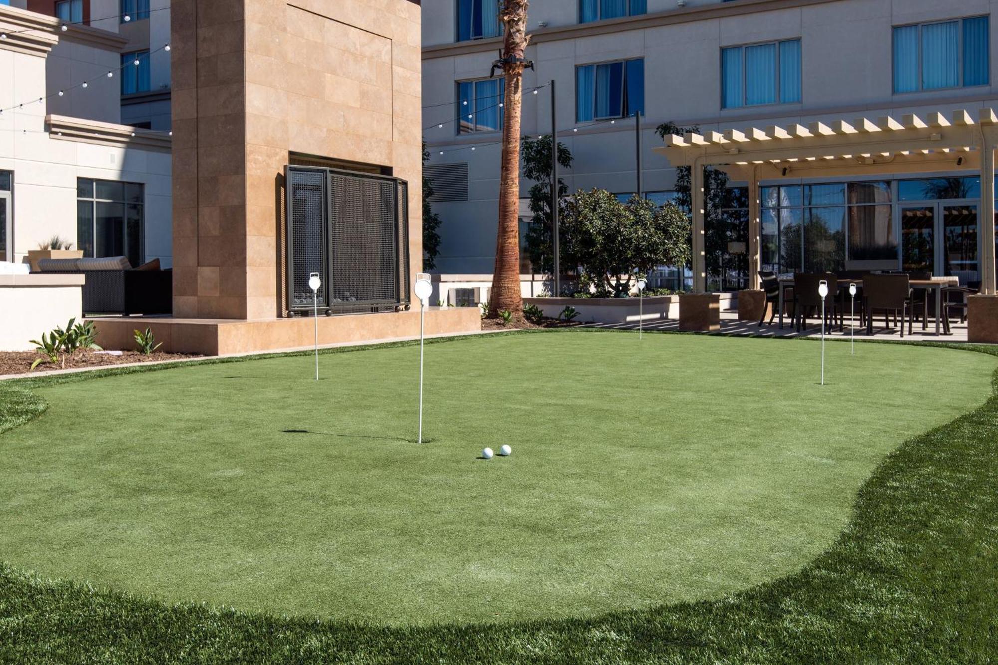 Courtyard By Marriott Irvine Spectrum Exteriör bild